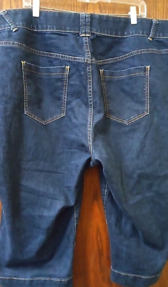 Denim capris - Picture 2 of 3